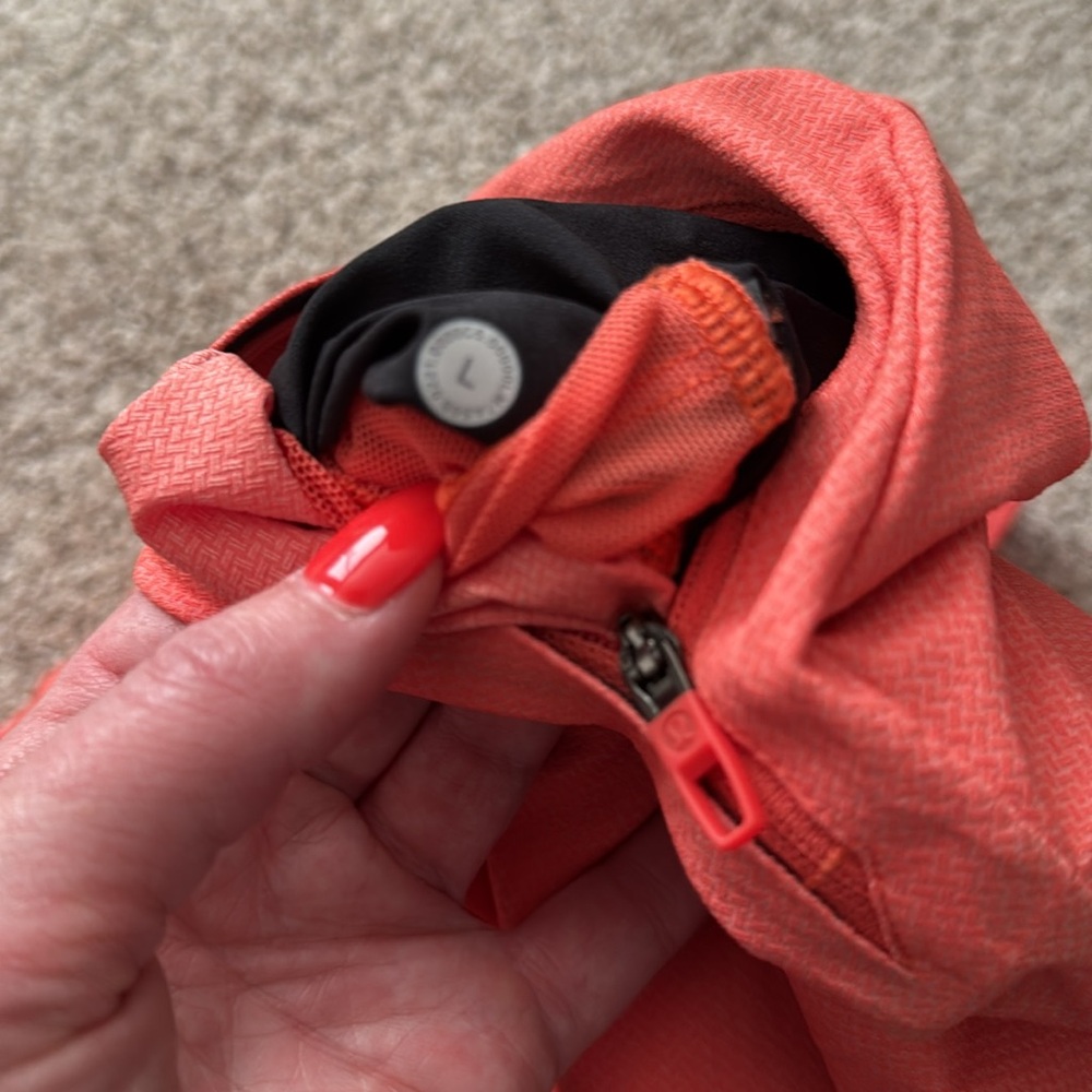 Men’s Lululemon Lined Shorts - Picture 5 of 6